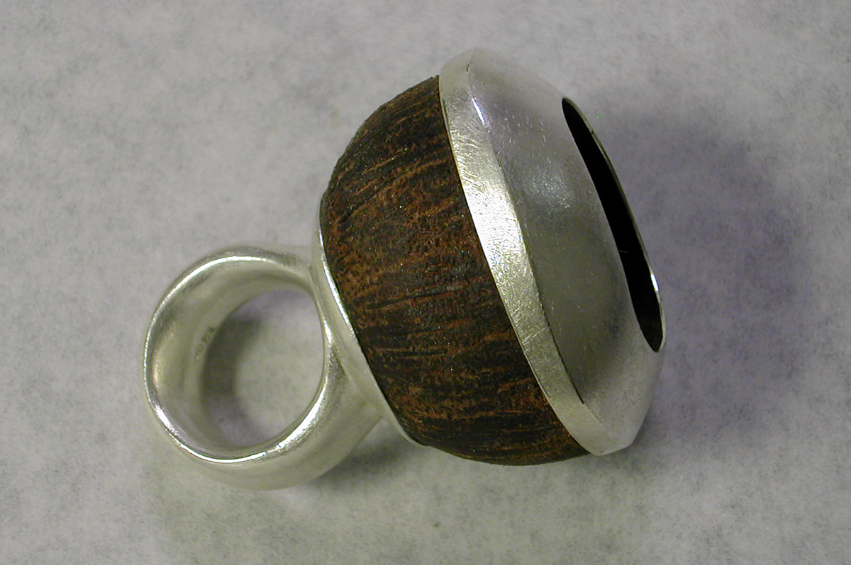 Lucas Küpper, Ring, Kokosnuss, Silber Lucas Küpper, Ring, Kokosnuss, Silber